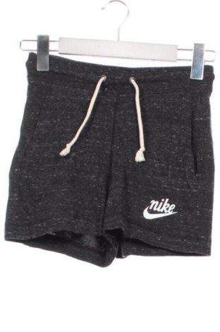 Dámske kraťasy  Nike, Veľkosť XS, Farba Sivá, Cena  20,00 €, #137261300