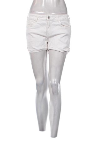 Pantaloni scurți de femei Mango, Mărime M, Culoare Alb, Preț 125,00 Lei, #137284811