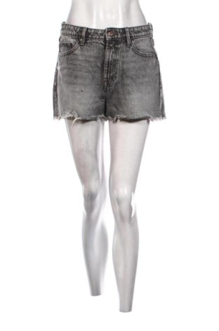 Pantaloni scurți de femei ONLY, Mărime M, Culoare Gri, Preț 57,74 Lei, #137314079