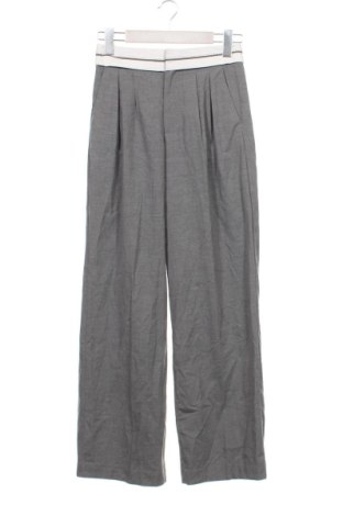 Дамски панталон Stradivarius, Размер XS, Цвят Сив, Цена 10,73 €, #137200060