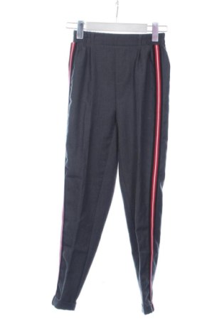Pantaloni de femei Cropp, Mărime XXS, Culoare Gri, Preț 41,00 Lei, #137254628