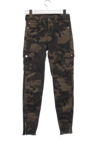 Pantaloni de femei Bershka, Mărime XS, Culoare Multicolor, Preț 37,00 Lei, #137323713