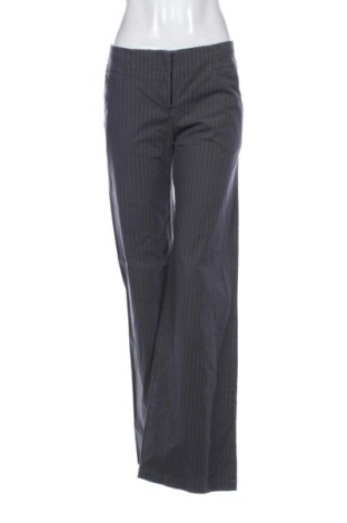 Pantaloni de femei Armani Jeans, Mărime M, Culoare Gri, Preț 311,35 Lei, #137326589