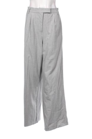 Pantaloni de femei Bershka, Mărime XL, Culoare Gri, Preț 105,00 Lei, #137304009