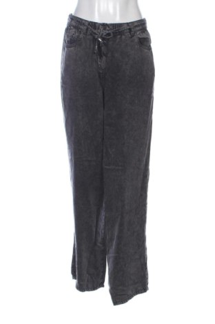 Pantaloni de femei ONLY, Mărime M, Culoare Gri, Preț 172,99 Lei, #137319721