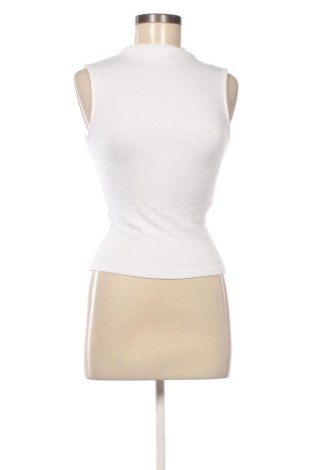 Top de femei Zara, Mărime M, Culoare Alb, Preț 73,49 Lei, #137319164