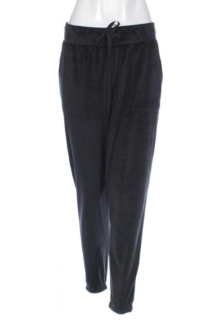 Pantaloni trening de femei Esmara, Mărime M, Culoare Negru, Preț 38,00 Lei, #137315687