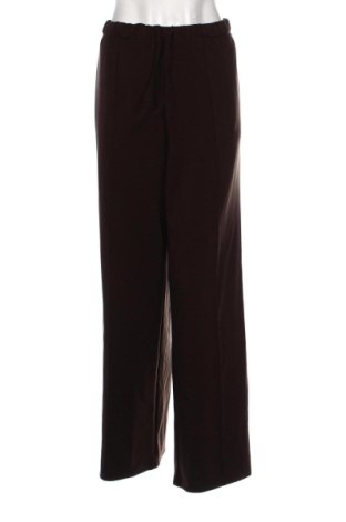 Дамско спортно долнище Stradivarius, Размер XL, Цвят Кафяв, Цена 14,00 €, #137329073