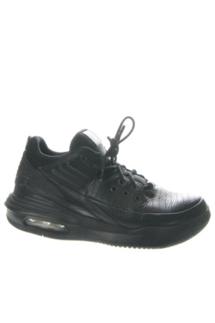 Férfi cipők
 Air Jordan Nike, Méret 42, Szín Fekete, Ár 26 347 Ft, #137251770