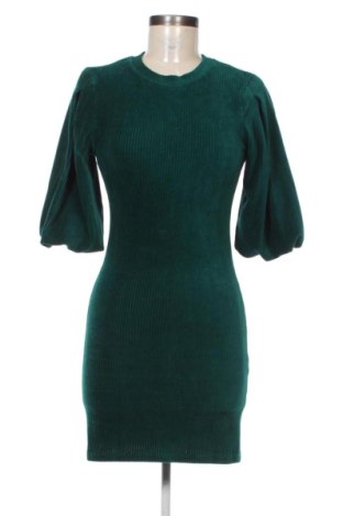 Φόρεμα Bershka, Μέγεθος XS, Χρώμα Πράσινο, Τιμή 11,00 €, #137330454