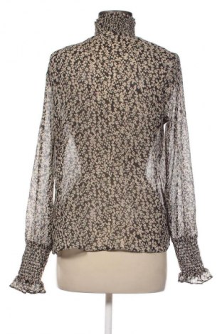 Damen Shirt Gina Tricot, Größe M, Farbe Mehrfarbig, Preis 1,99 €