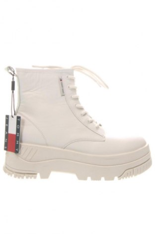 Дамски боти Tommy Jeans, Размер 39, Цвят Бял, Цена 145,71 €