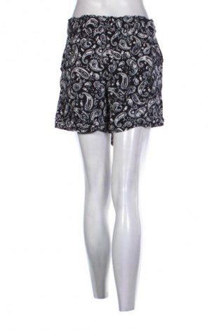 Pantaloni scurți de femei C&A, Mărime L, Culoare Multicolor, Preț 14,99 Lei