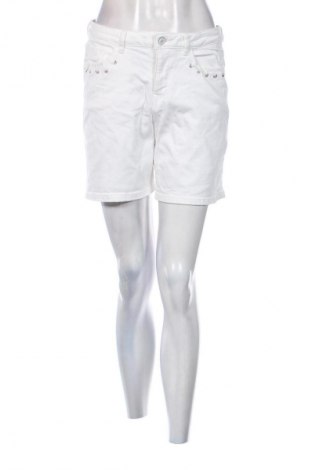 Дамски къс панталон Edc By Esprit, Размер M, Цвят Бял, Цена 7,66 €