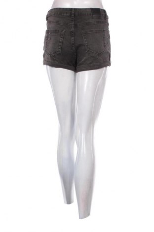 Дамски къс панталон Fb Sister, Размер S, Цвят Сив, Цена 2,04 €