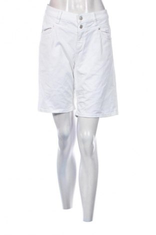 Dámské kraťasy  Q/S by S.Oliver, Velikost M, Barva Bílá, Cena  179,00 Kč