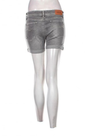 Dámské kraťasy  Replay, Velikost M, Barva Šedá, Cena  299,00 Kč