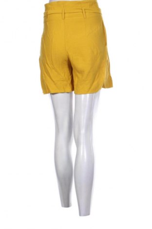 Damen Shorts Stradivarius, Größe M, Farbe Gelb, Preis € 3,99