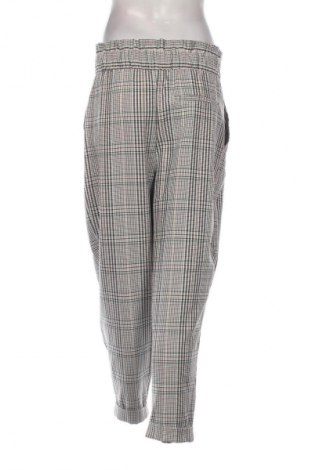 Γυναικείο παντελόνι Bershka, Μέγεθος M, Χρώμα Πολύχρωμο, Τιμή 3,99 €