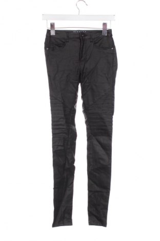 Dámske nohavice ONLY Play, Veľkosť XS, Farba Čierna, Cena  2,95 €