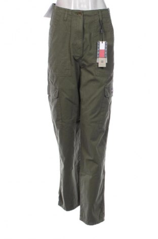 Дамски панталон Tommy Jeans, Размер S, Цвят Зелен, Цена 21,47 €
