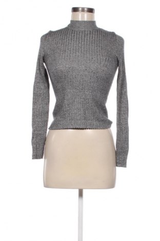 Dámský svetr Bershka, Velikost M, Barva Šedá, Cena  229,00 Kč