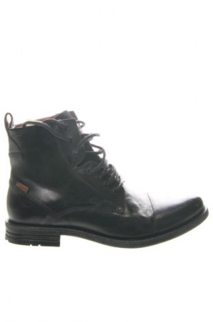 Férfi cipők
 Levi's, Méret 45, Szín Fekete, Ár 54 429 Ft, #132762311