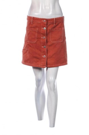 Пола Bershka, Размер S, Цвят Червен, Цена 2,04 €