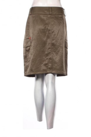 Пола Esprit, Размер L, Цвят Зелен, Цена 3,57 €