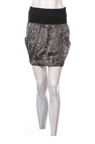 Пола Extyn, Размер M, Цвят Многоцветен, Цена 2,04 €