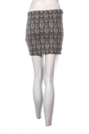 Пола Fb Sister, Размер S, Цвят Многоцветен, Цена 2,55 €