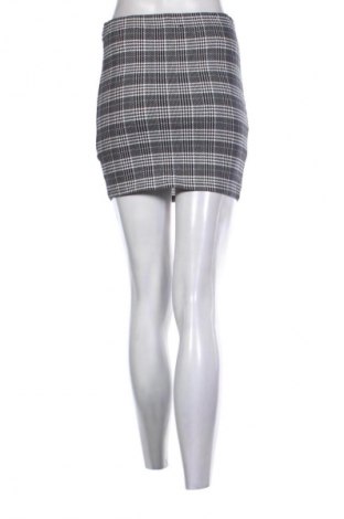 Пола Fb Sister, Размер M, Цвят Многоцветен, Цена 2,04 €