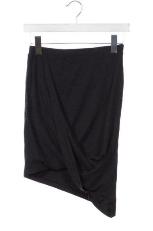 Пола Gina Tricot, Размер XS, Цвят Черен, Цена 2,04 €