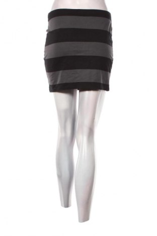 Sukně H&M, Velikost M, Barva Vícebarevné, Cena  79,00 Kč