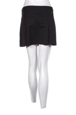 Пола H&M Divided, Размер M, Цвят Черен, Цена 3,57 €