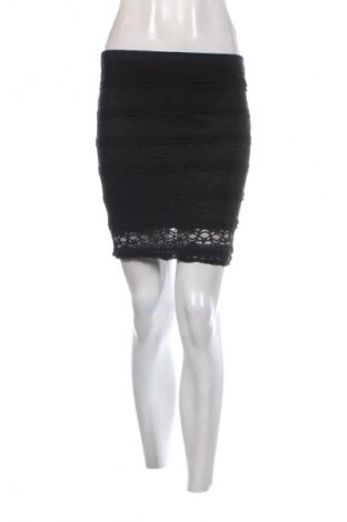 Пола Jennyfer, Размер S, Цвят Черен, Цена 2,55 €