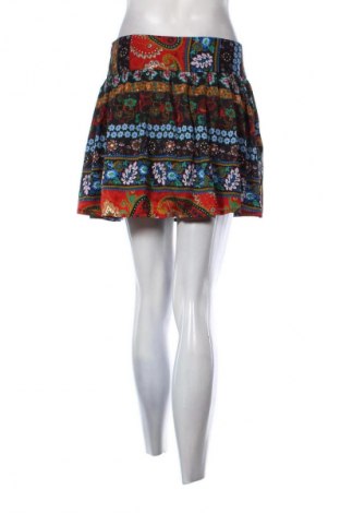 Пола Mango, Размер S, Цвят Многоцветен, Цена 3,57 €