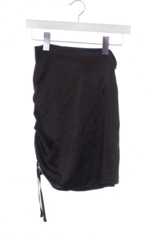 Пола SHEIN, Размер XS, Цвят Черен, Цена 2,04 €