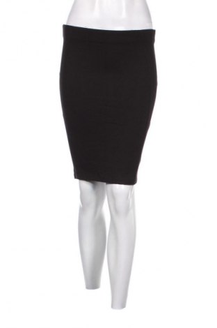 Пола Stradivarius, Размер M, Цвят Черен, Цена 3,57 €