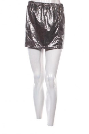 Пола Unbranded, Размер M, Цвят Сребрист, Цена 2,04 €