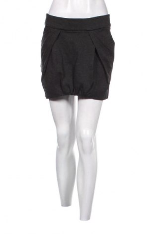 Пола Unbranded, Размер M, Цвят Черен, Цена 4,09 €