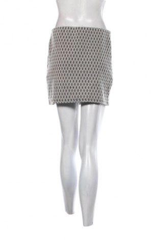 Пола Zara, Размер S, Цвят Многоцветен, Цена 2,04 €