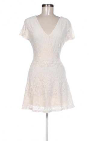 Kleid Bershka, Größe M, Farbe Ecru, Preis 12,99 €