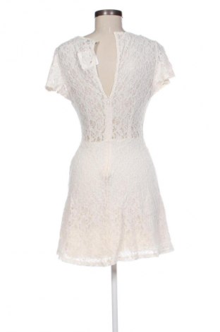 Kleid Bershka, Größe M, Farbe Ecru, Preis 12,99 €