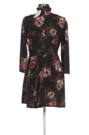 Рокля CVG, Размер M, Цвят Многоцветен, Цена 13,80 €