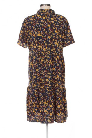 Šaty  Jdy, Velikost XL, Barva Vícebarevné, Cena  229,00 Kč