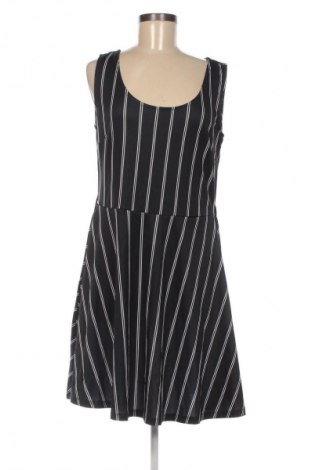 Kleid Laura Torelli, Größe M, Farbe Mehrfarbig, Preis 4,99 €