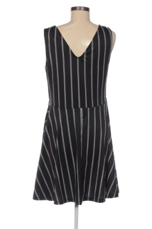 Kleid Laura Torelli, Größe M, Farbe Mehrfarbig, Preis 4,99 €