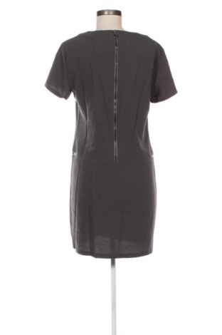 Sukienka ONLY, Rozmiar M, Kolor Szary, Cena 33,99 zł