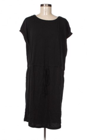 Ruha ONLY Carmakoma, Méret XL, Szín Fekete, Ár 7 369 Ft